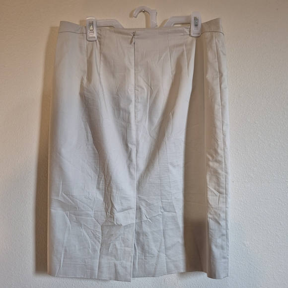 Ann Taylor Classic Cream Pencil Skirt - Picture 2 of 3